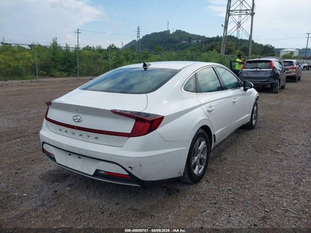 2022 HYUNDAI SONATA SE 4