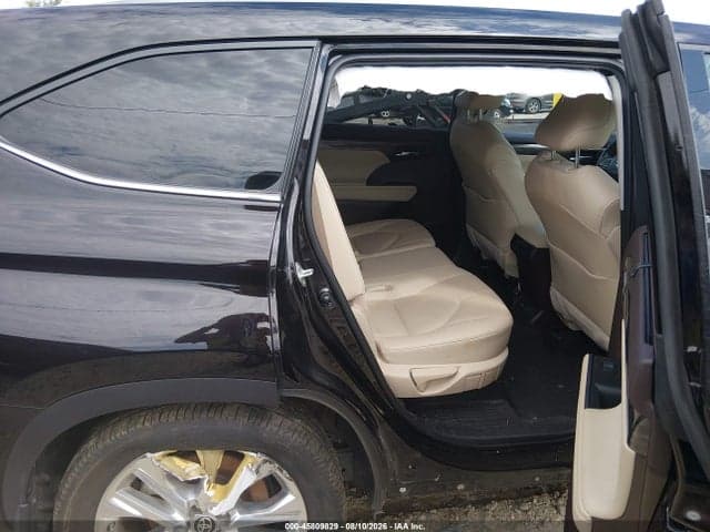 2020 TOYOTA HIGHLANDER LIMITED 8