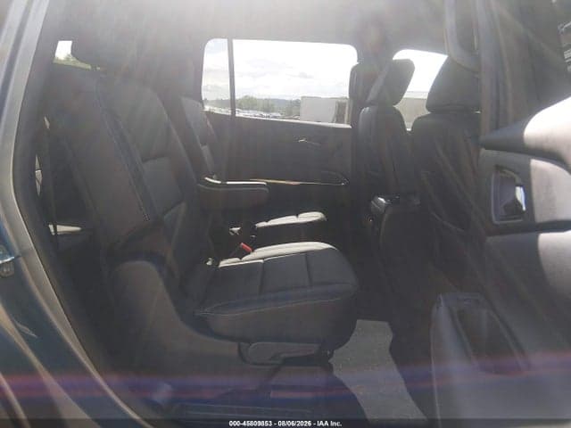 2026 CHEVROLET TRAVERSE AWD LT 8