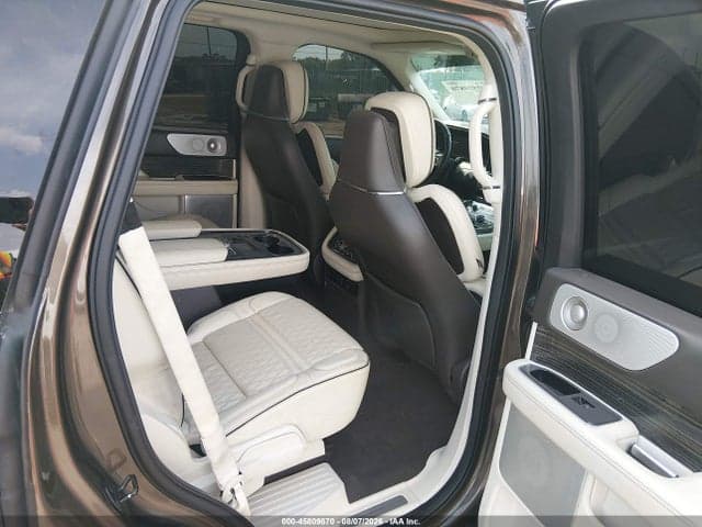 2019 LINCOLN NAVIGATOR BLACK LABEL 8