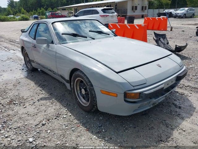 1984 PORSCHE 944 - 1