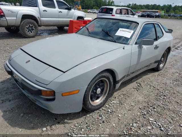 1984 PORSCHE 944 2