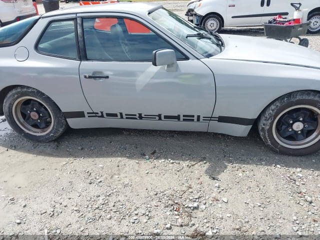 1984 PORSCHE 944 13