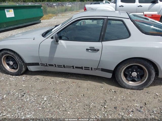 1984 PORSCHE 944 14