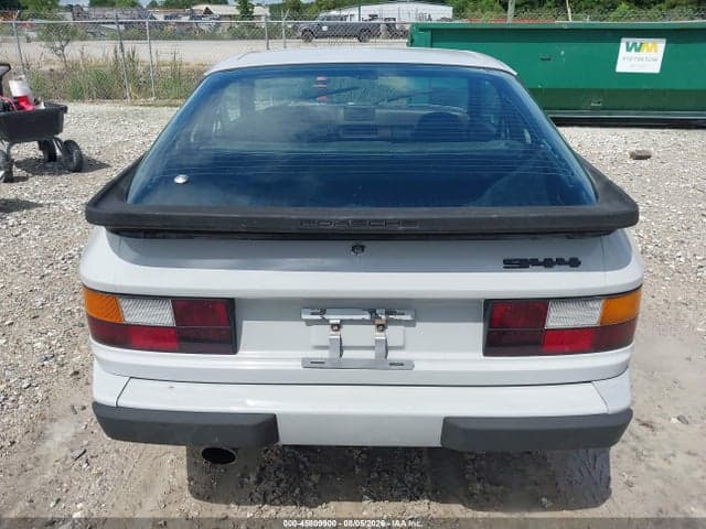 1984 PORSCHE 944 16
