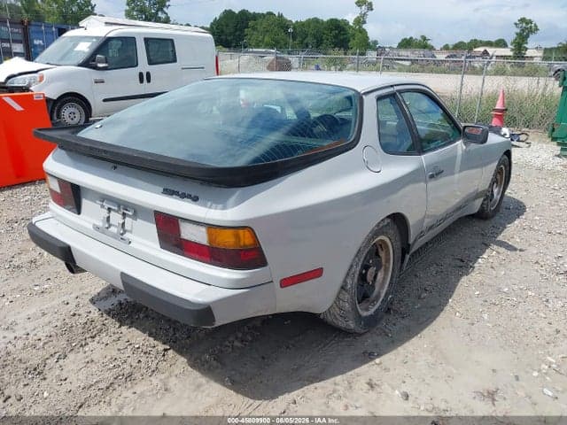 1984 PORSCHE 944 4