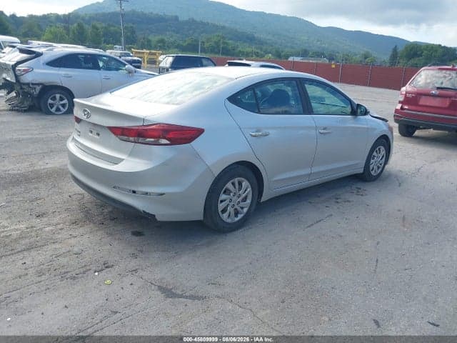 2018 HYUNDAI ELANTRA SE 4