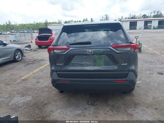 2021 TOYOTA RAV4 XLE 16