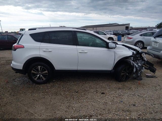 2018 TOYOTA RAV4 XLE 13