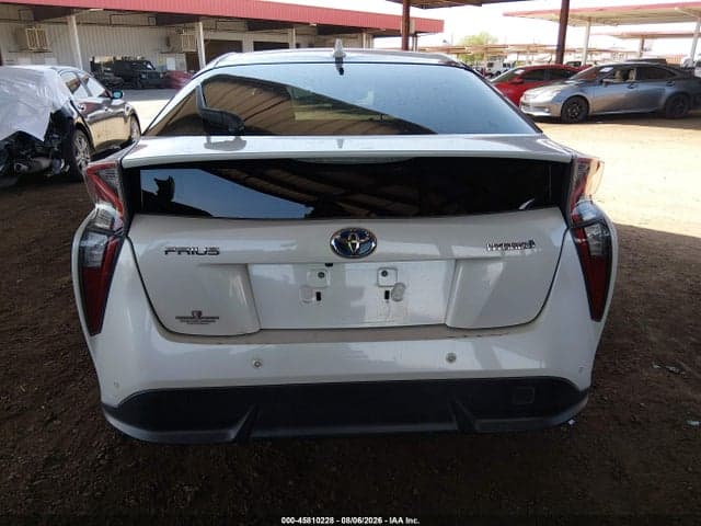 2018 TOYOTA PRIUS FOUR TOURING 17