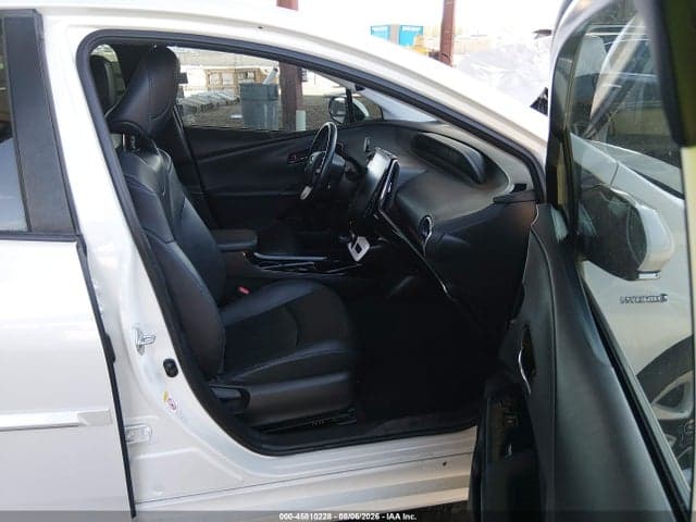 2018 TOYOTA PRIUS FOUR TOURING 5