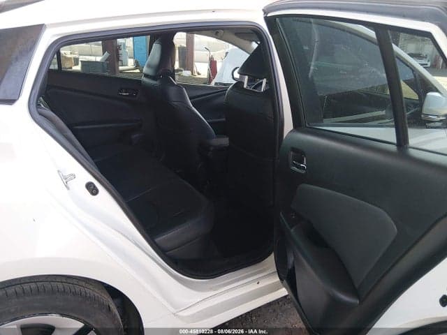 2018 TOYOTA PRIUS FOUR TOURING 8