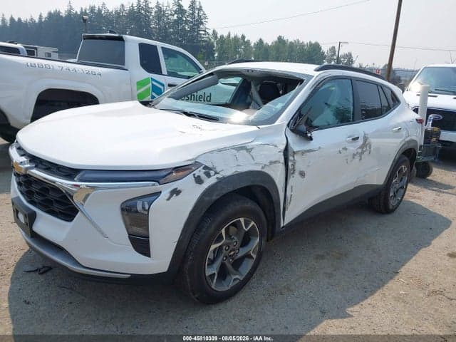 2025 CHEVROLET TRAX FWD LT 2