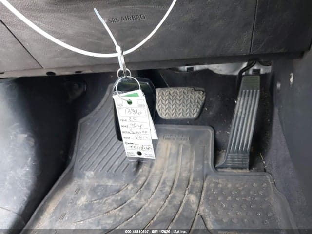 2025 TOYOTA SIENNA XLE 11
