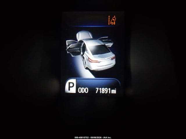 2018 TOYOTA AVALON HYBRID LIMITED 16