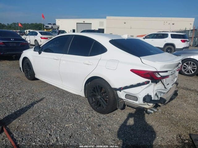2025 TOYOTA CAMRY SE 3