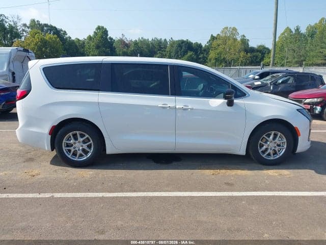 2027 CHRYSLER PACIFICA 13