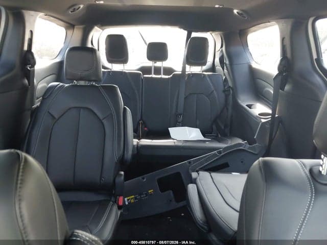 2027 CHRYSLER PACIFICA 18