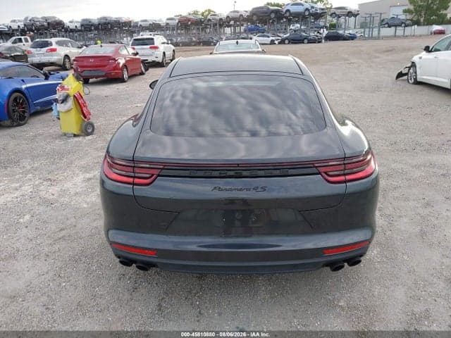 2018 PORSCHE PANAMERA 4S 16