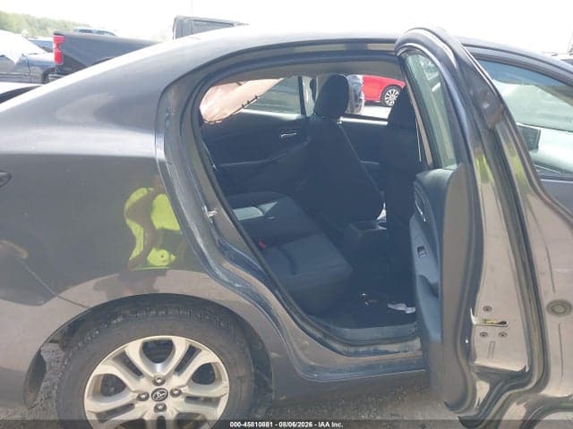 2017 TOYOTA YARIS IA 8