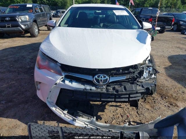 2017 TOYOTA CAMRY SE 13