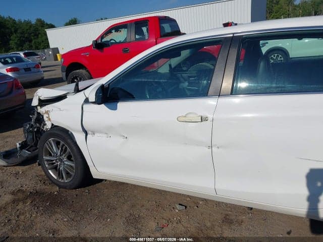 2017 TOYOTA CAMRY SE 20