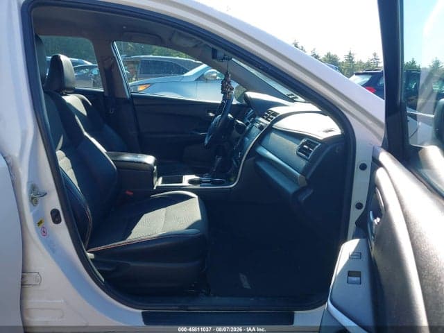 2017 TOYOTA CAMRY SE 5
