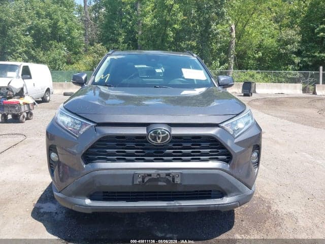 2019 TOYOTA RAV4 XLE 12
