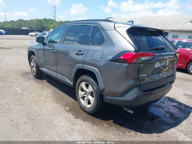 2019 TOYOTA RAV4 XLE 3