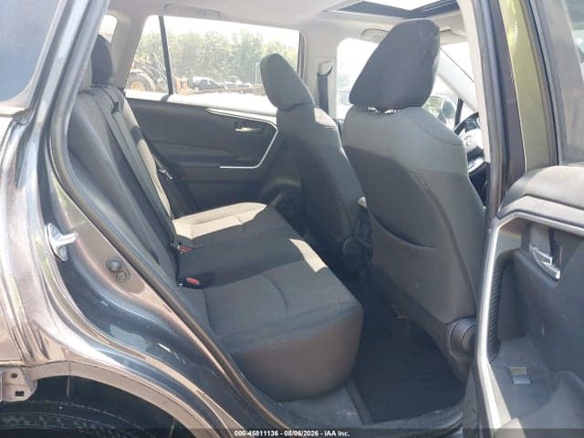 2019 TOYOTA RAV4 XLE 8