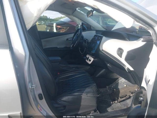 2017 TOYOTA PRIUS TWO 5