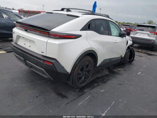 2026 TOYOTA C-HR SE 4