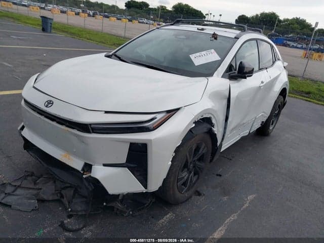 2026 TOYOTA C-HR SE 6