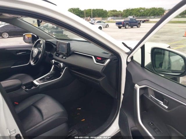 2019 TOYOTA RAV4 XLE PREMIUM 5
