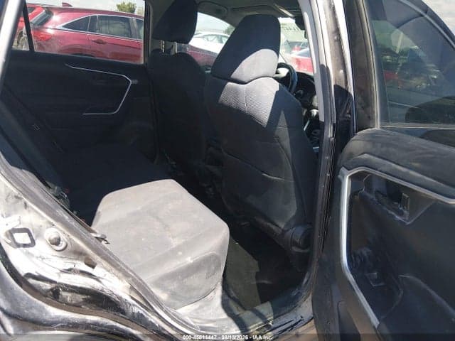2021 TOYOTA RAV4 LE 8