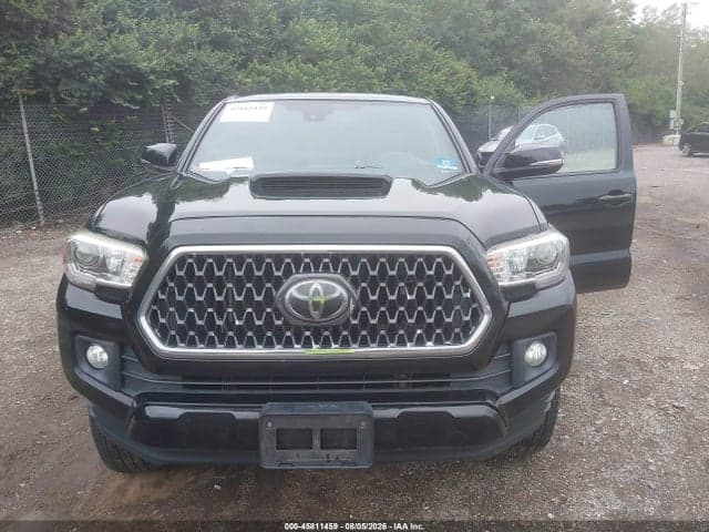 2018 TOYOTA TACOMA TRD SPORT 12