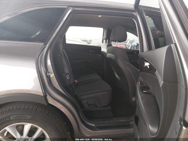 2018 KIA SORENTO 2.4L LX 8