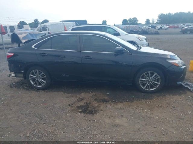 2017 TOYOTA CAMRY SE 14