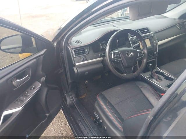 2017 TOYOTA CAMRY SE 18
