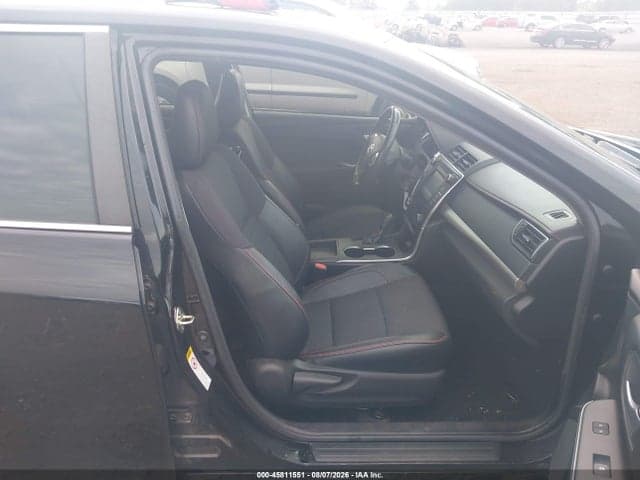 2017 TOYOTA CAMRY SE 5