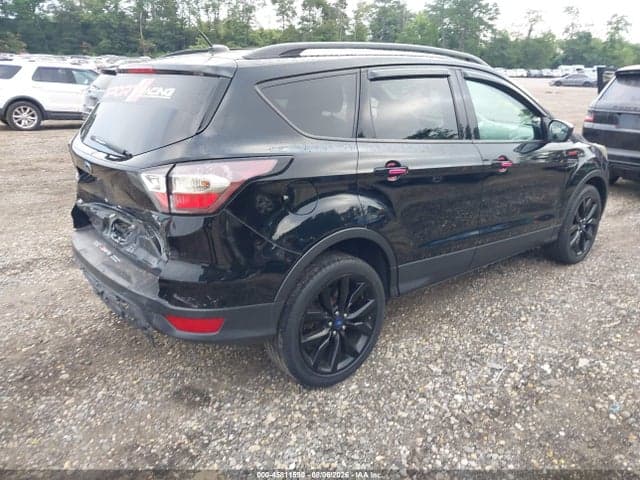 2017 FORD ESCAPE SE 4