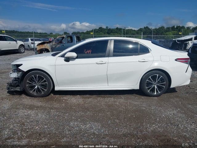 2018 TOYOTA CAMRY SE 14
