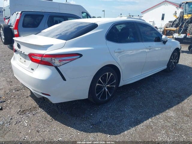2018 TOYOTA CAMRY SE 4