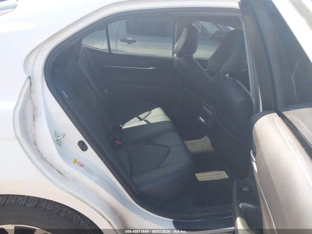 2018 TOYOTA CAMRY SE 8