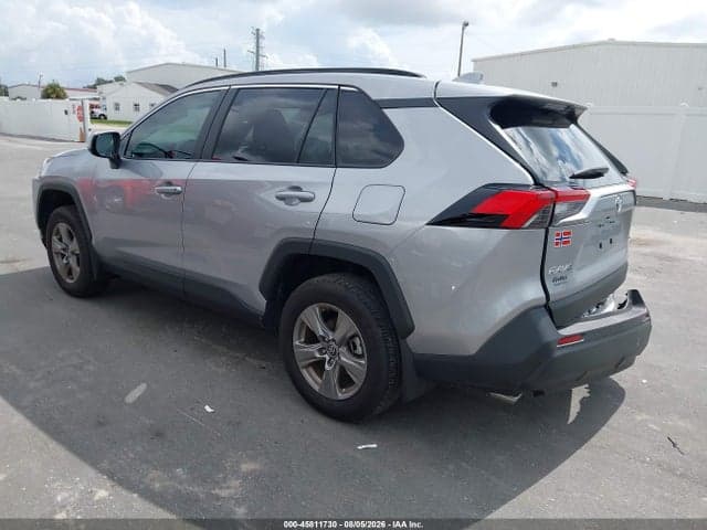 2025 TOYOTA RAV4 XLE 3