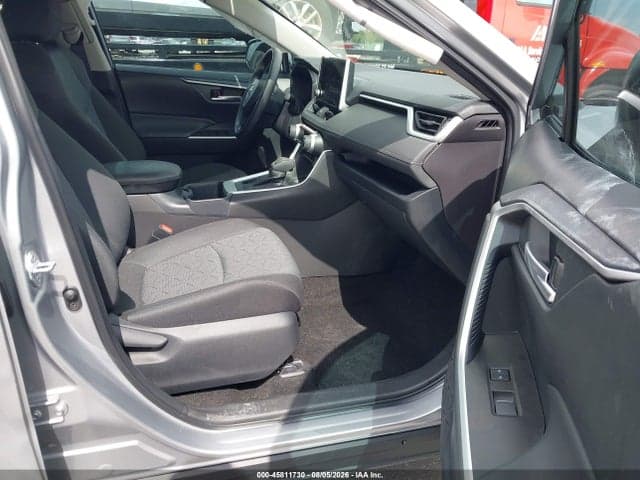 2025 TOYOTA RAV4 XLE 5