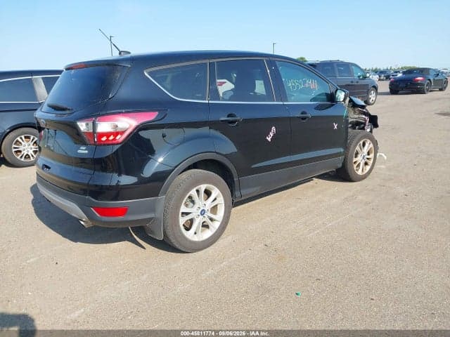 2017 FORD ESCAPE SE 4
