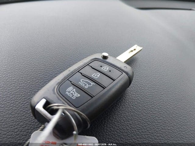 2019 HYUNDAI SANTA FE SE 11