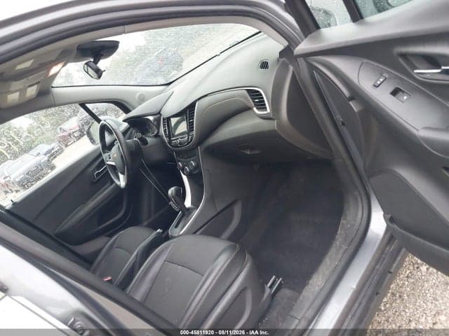 2019 CHEVROLET TRAX LT 5
