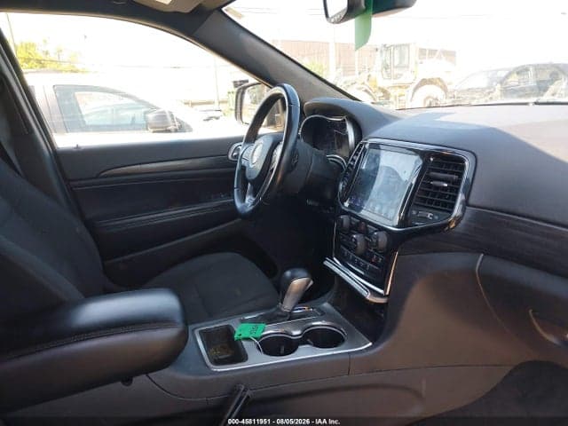 2019 JEEP GRAND CHEROKEE LAREDO E 4X4 5